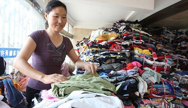 最成功的的收破烂  回收旧衣服一年赚200万 - 1