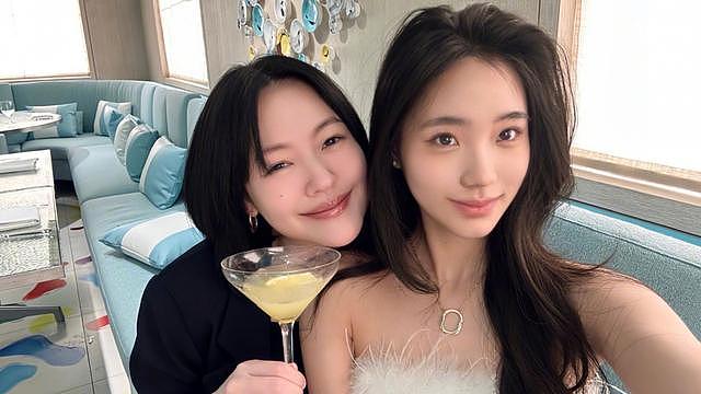 小S二女儿回应何时超越妈妈？她情商很高，天生当明星的材料 - 1