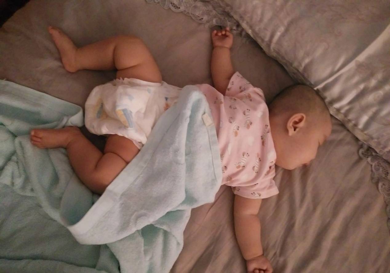 宝宝过了这个月龄还不用枕头，或伤到颈椎发育，有些宝宝要提前 - 5