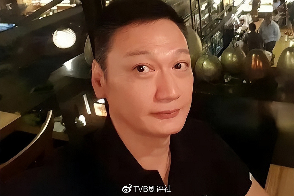 59岁港星爆TVB曾找他拍剧但没谈成，与女友拍拖15年感情稳定 - 2