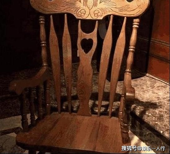 参观黄菡老师现实的房子，家里的家具都很复古，就连椅子都有雕花 - 4