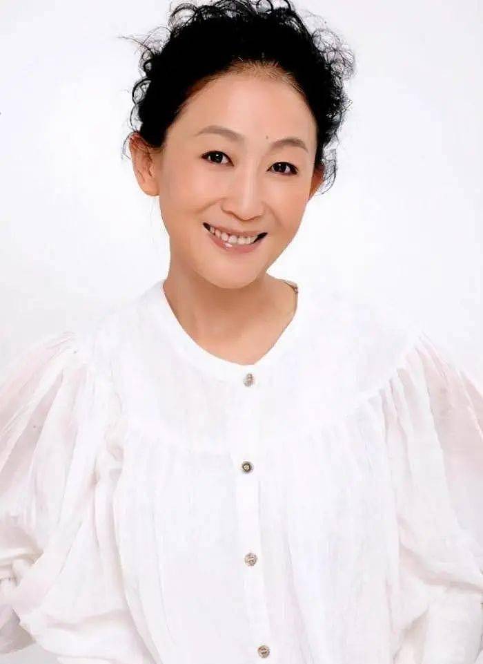 国家一级演员陈瑾: 20年不吃米饭, 一生不婚不育, 哥哥给她养老 - 1