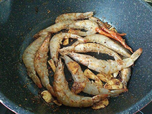 大虾别光用水煮，一道快手菜，10分钟搞定，好吃到舌头都要化了！ - 9