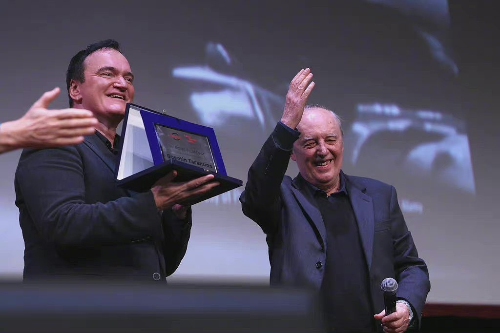 昆汀获首个终生成就奖，导演电影16部，被记者现场邀请拍摄电影 - 1