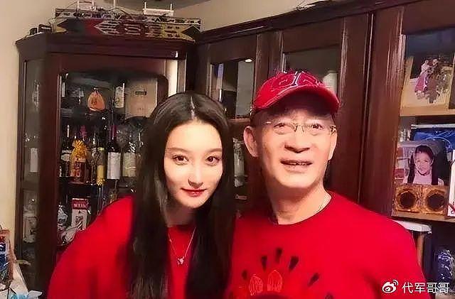 六小龄童金屋藏娇35年的妻子，原来是西游记中的她，难怪藏着掖着 - 33