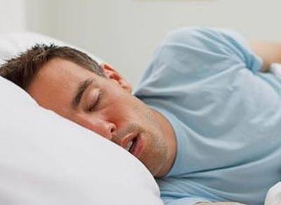 若血管堵塞，睡觉时可能会出现这5个反应！做好3事，保护血管健康 - 6