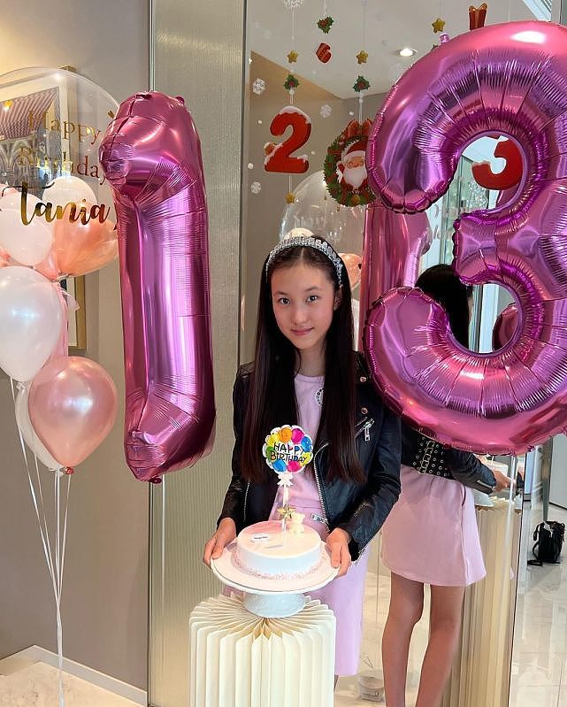 林文龙郭可盈为女儿庆祝13岁生日 一家三口全家福看出女儿像爸妈 - 3