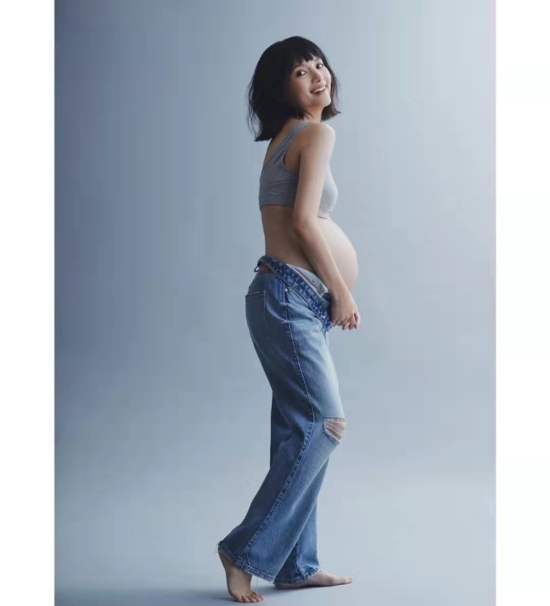 三年抱三！31岁TVB童颜女星三胎随时可生，罕见公开孕肚写真照 - 9