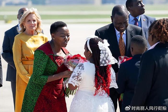 美国第一夫人欢迎肯尼亚总统夫妇！一身嫩黄裙，国宴菜品提前曝光 - 2
