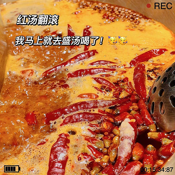 众星晒年夜饭：张艺兴秀满桌湘菜，岳云鹏把饺子包成花，太接地气 - 6