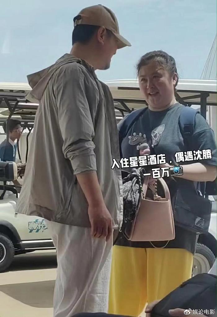 网友偶遇沈腾一家出游，夫妻相视一笑太甜，王琦松弛感也是没谁了 - 2