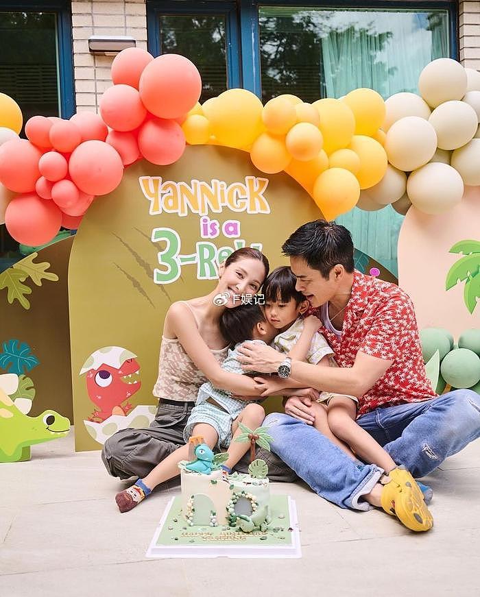 郑嘉颖陈凯琳为二儿子开派对庆祝3岁生日 一家人拍下温馨全家福 - 2