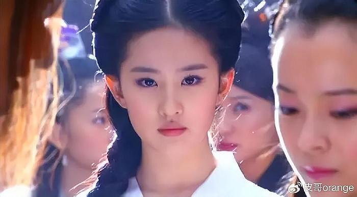 收视第一！央视这剧火了，受益最大的不是女主角刘亦菲，是女8号 - 2