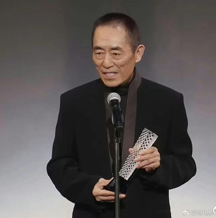 73岁张艺谋拿下12座终身成就奖，华语导演第一人，宝刀未老不言退 - 4