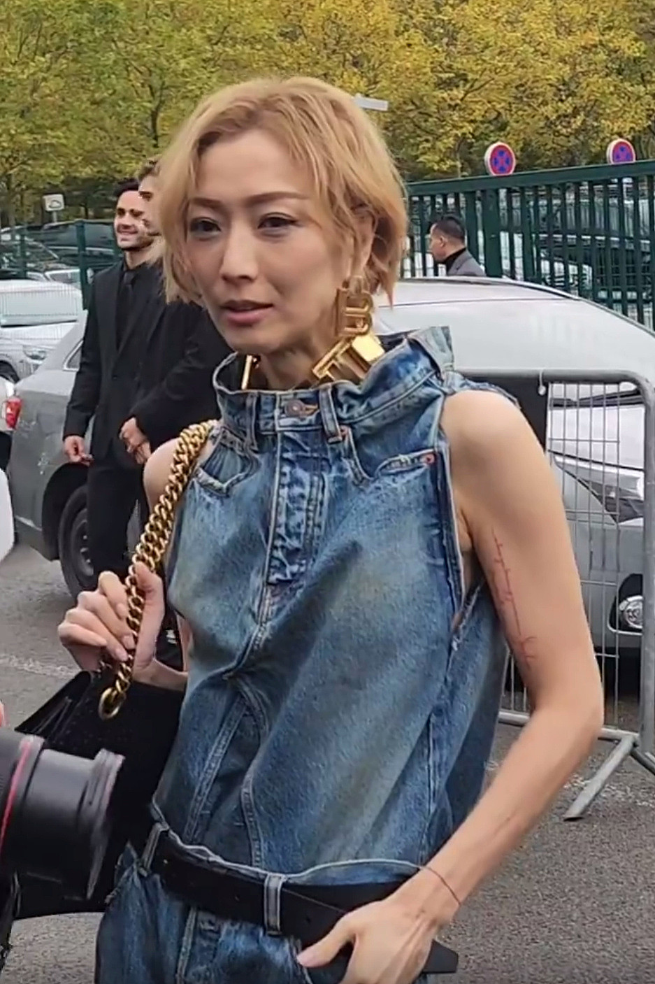 参加巴黎时装周的8位中国明星：周杰伦打扮另类，谷爱凌妆容显老 - 15