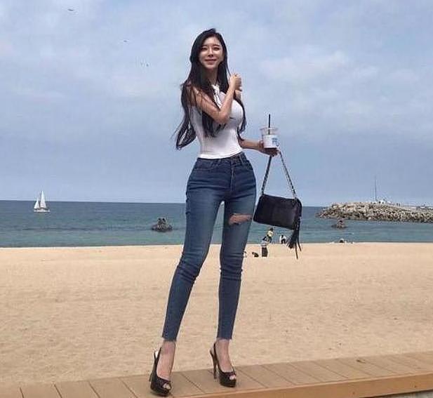 韩国女模被称“海贼王女帝”，身材好颜值高，运动是关键 - 2