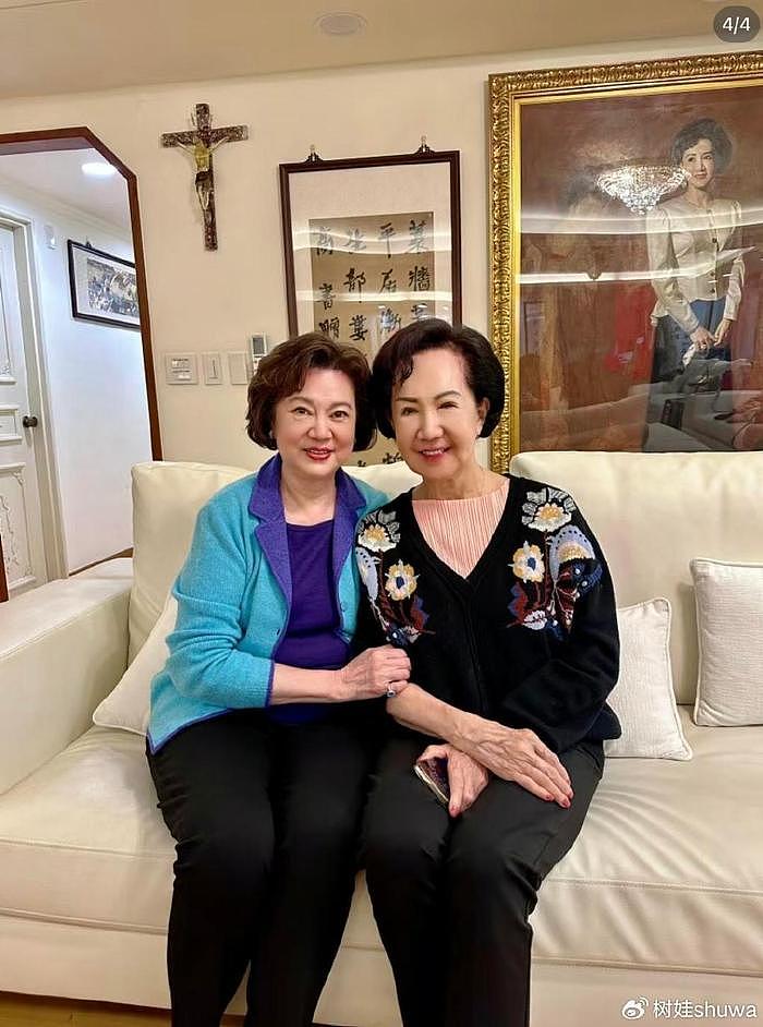 谢玲玲回台湾过年，携女到连方瑀家中拜年，对方已80岁仍大气端庄 - 5