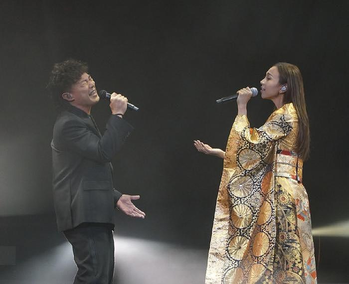 35岁香港歌手首办红馆演唱会，陈奕迅任嘉宾掀高潮，曾两度被取消 - 4
