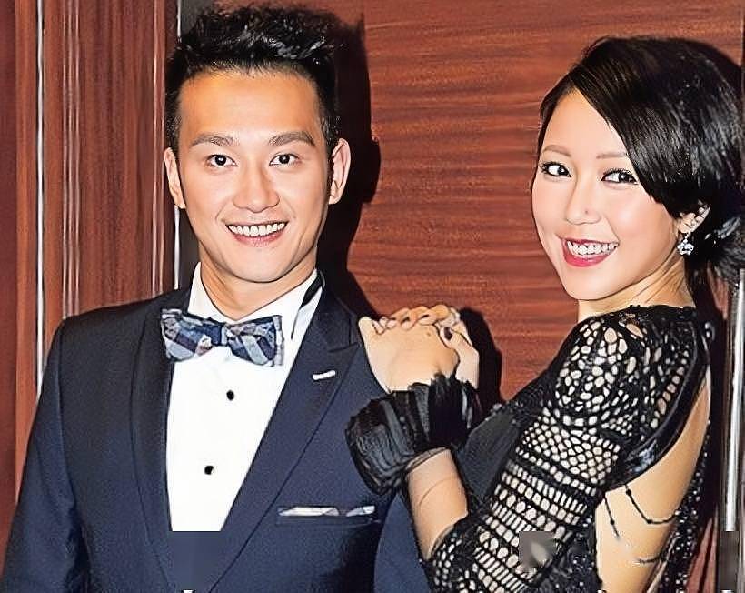 恭喜！38岁香港知名歌手宣布结婚，新婚妻子未婚先孕已三个月 - 10