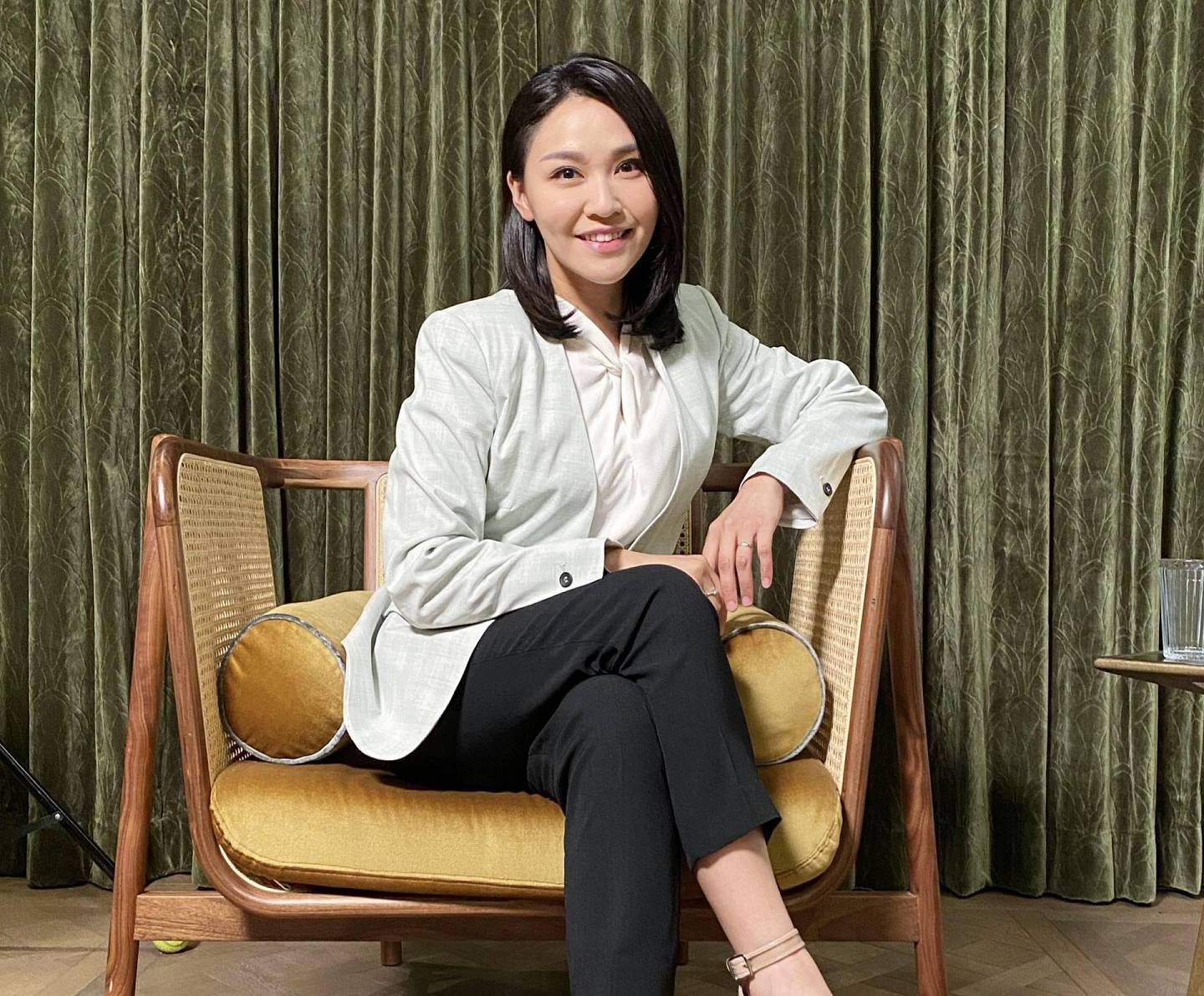 又走一个！33岁TVB著名女星宣布离巢，已转行成媒体主任月入6.7万 - 6