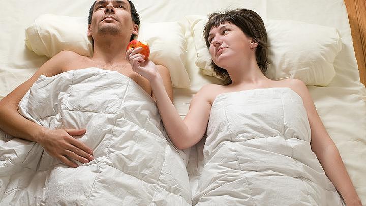 12个幸福性生活的心理调整 4招学会在床上悄悄提高性生活质量