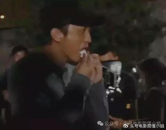 王骁《凡人歌》吃面，扯下假吃遮羞布！邓超吞避孕套，打脸太多人 - 24