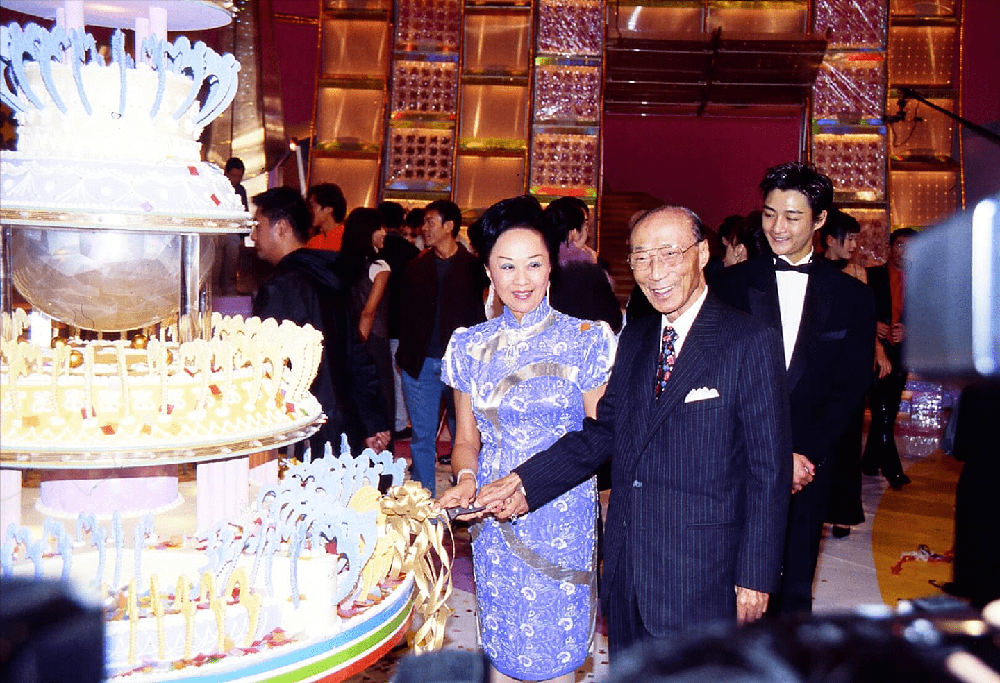 98岁利孝和夫人离世，为香港大地主，曾每年与邵逸夫亮相TVB台庆 - 7