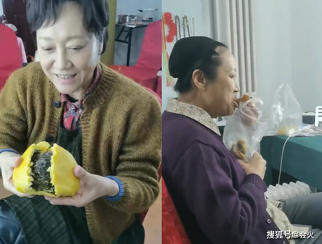 66岁王丽云晒片场饮食！跷二郎腿徒手掰饼，一人吃3盒素菜太简朴 - 2