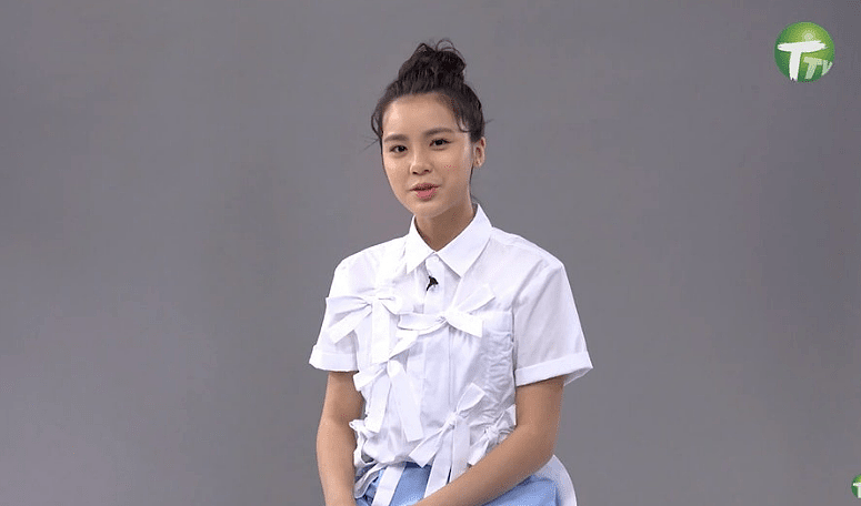 14岁TVB新签女艺人接受访问，晒流利普通话，谈成名后校园生活 - 1