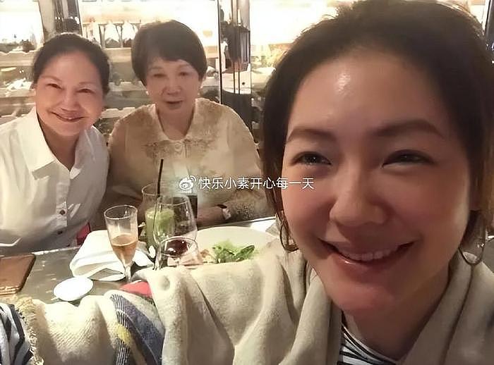 大S妈妈黄春梅70岁大寿，小S晒妈妈合照，大赞徐妈像20岁少女 - 13