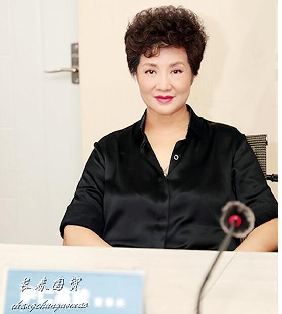 59岁女星萨仁高娃近照曝光，曾因主演电视剧《公关小姐》走红 - 3