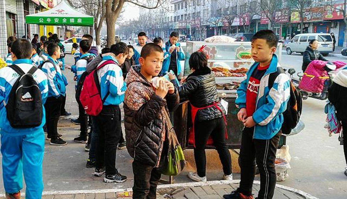 小学生不好好吃早餐，将有3大“危害”在等着他们，家长别不重视 - 1