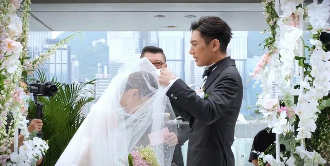 恭喜！陈法拉前夫薛世恒今日在半岛酒店正式完婚，新娘是圈外人 - 8