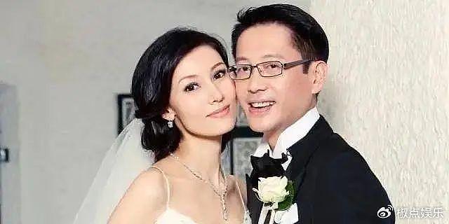 54岁李嘉欣与富婆同场庆生！颜值不输佘诗曼，坐老公怀里太甜蜜 - 7