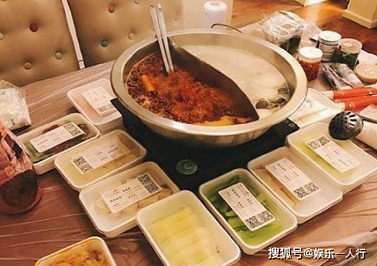 带你参观陈瑶的住宅：吃鸳鸯锅的配菜很丰盛，玄关装了面大镜子 - 2