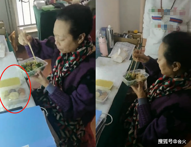 66岁王丽云晒片场饮食！跷二郎腿徒手掰饼，一人吃3盒素菜太简朴 - 1