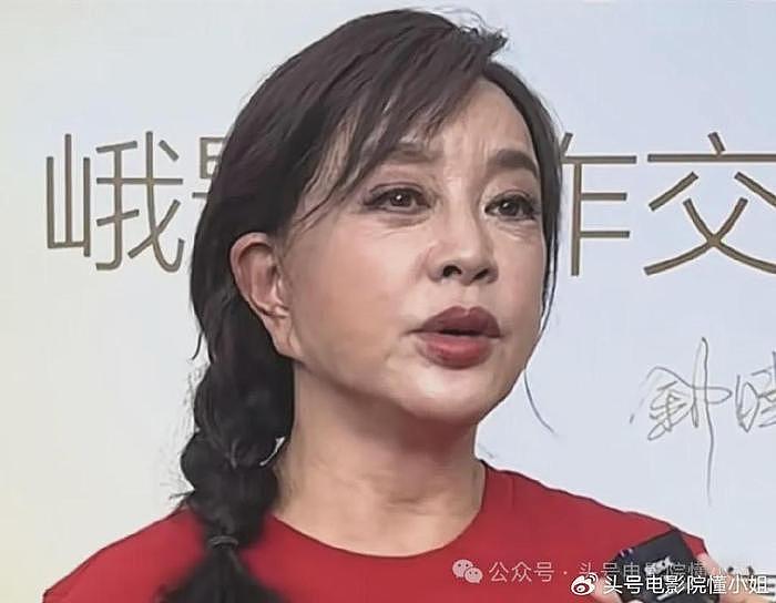 73岁刘晓庆第四次离婚？她爱演少女，名言：中国女人放弃自己太早 - 15