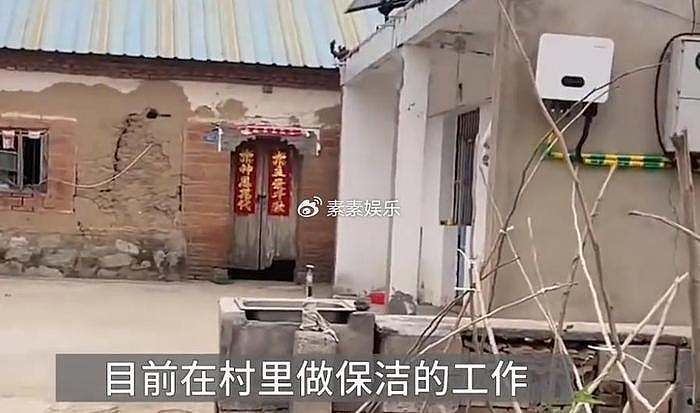 姜萍家的厨房门被踹了，屋内家具被拍，连鸡鸭也被网友追着录像 - 9