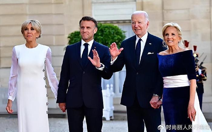 前法国总统萨科齐带着超模夫人也出席国宴！布吕尼一身白裙，好美 - 4