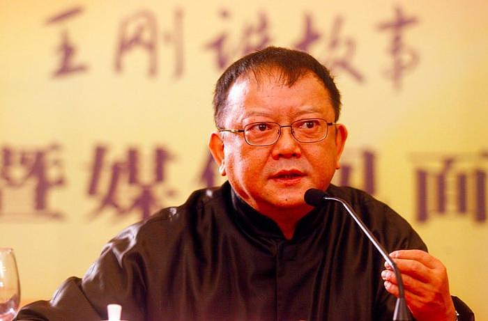 76岁王刚被曝卖掉北京四合院，并移居美国，本尊回应：我不是和珅 - 5