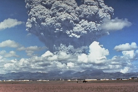 皮纳图博火山爆发 图/wikipedia
