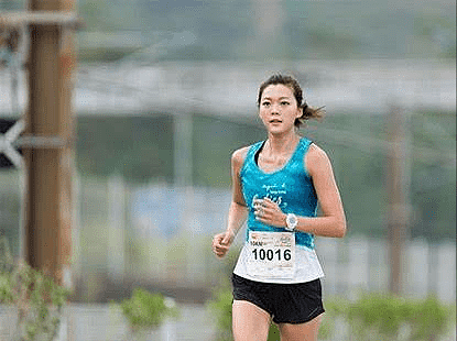 加油！香港长腿女神孕期增28磅，产后54天开始恢复跑步势要做辣妈 - 7