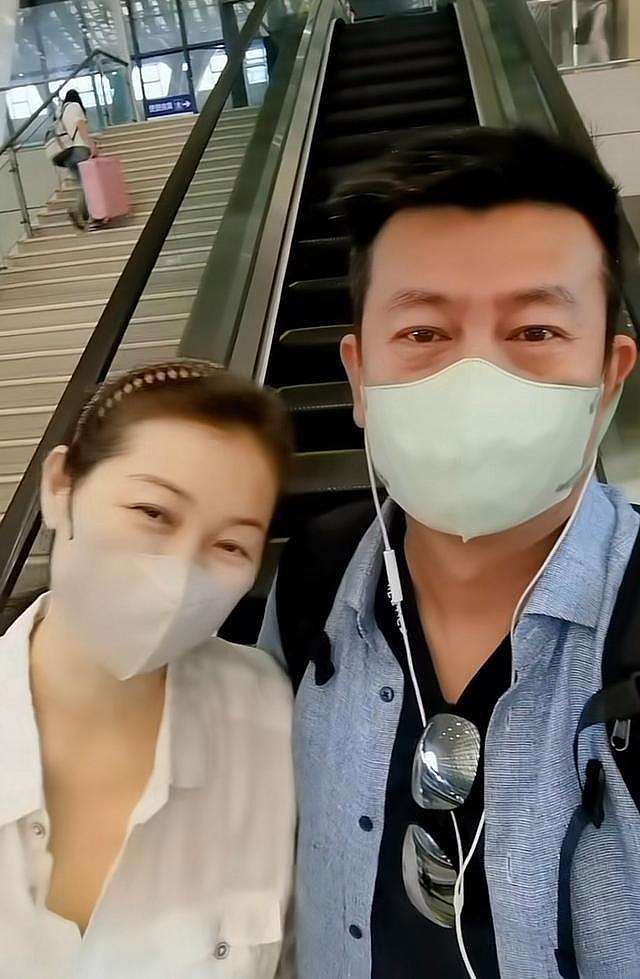 戏骨江柏萱坐高铁去求医，自曝妻子生病要做特殊治疗，眼闪泪光 - 4