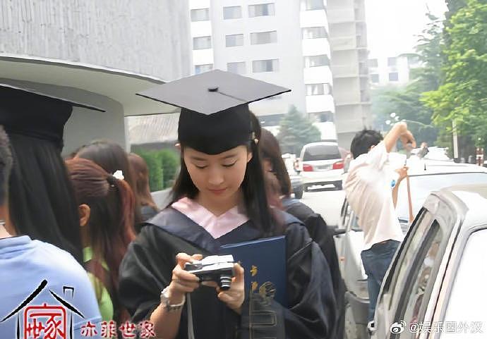 考古刘亦菲北电毕业照 ​​​ 这时候才19岁吧 美的像另一个维度的 - 8