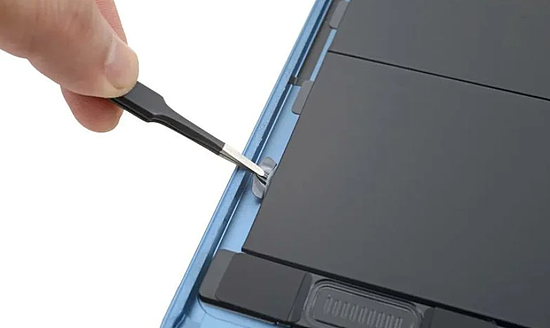 苹果iPad Air 5拆解显示：内部配备拉片，便于更换电池 - 1