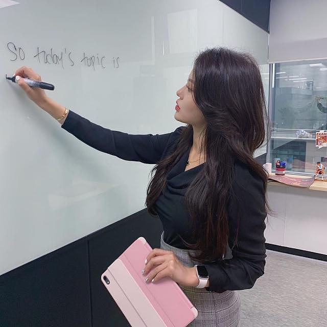 韩国美女教师，甜美的颜值，完美的身材，坚持运动成就了她 - 1