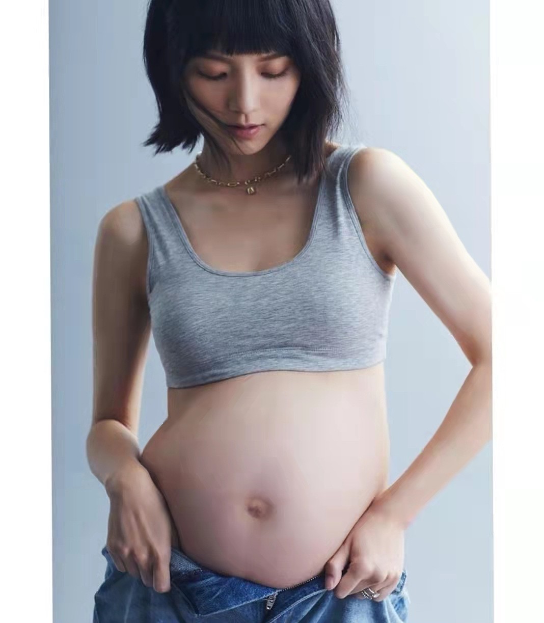 三年抱三！31岁TVB童颜女星三胎随时可生，罕见公开孕肚写真照 - 7