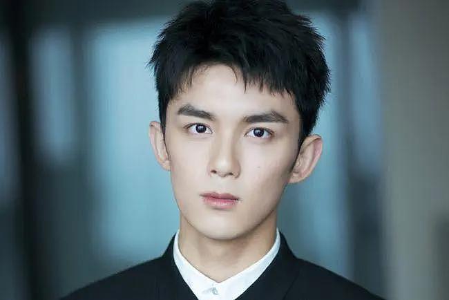 6位娱乐圈考编制的年轻演员，刘昊然考上文工团，鹿晗考了3次 - 1