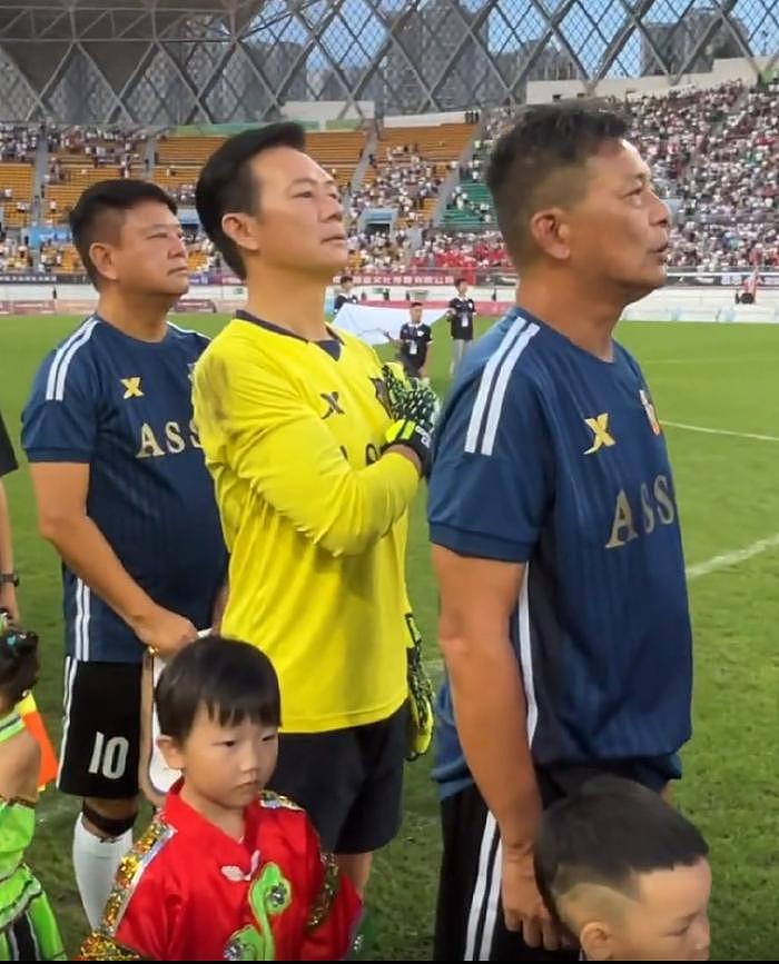 12位老港星到贵州踢球赛：有人被质疑踢假球，有人没跟着唱国歌 - 8