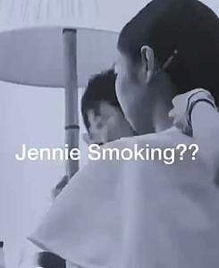 Jennie疑似在室内吸烟，被韩网友举报，不在韩国是否受处罚引关注 - 2
